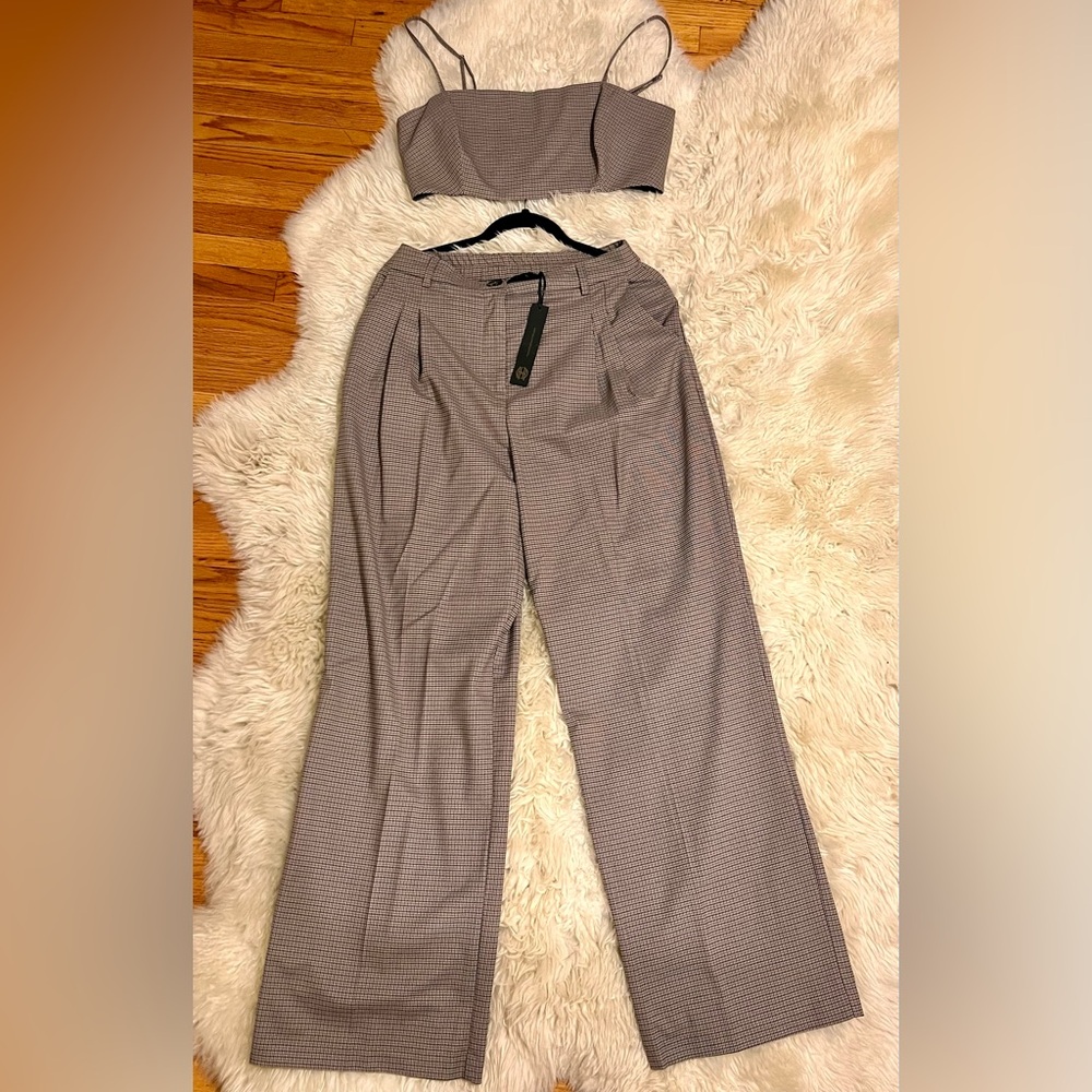 HOUSE OF HARLOW 1960, 2-Pc Set Crop Top Wide Leg Pant